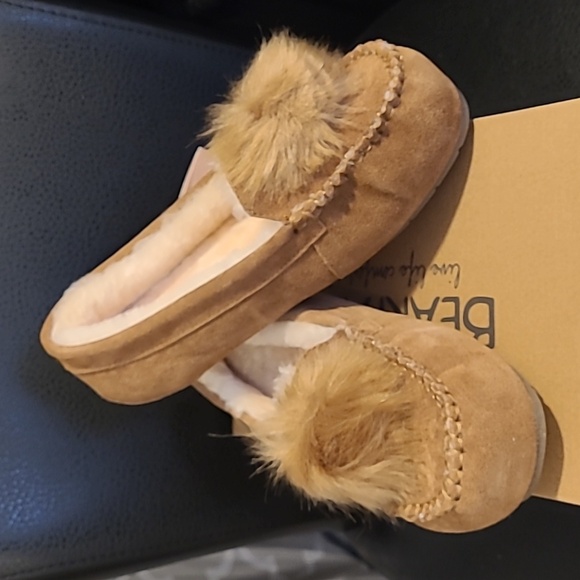 BearPaw 'Erika' Wide Suede Moccasin - Picture 2 of 7